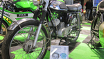 Toujours une Kawasaki, mais un 90SS, moto qui a servi à Steve Mc Queen lors du tournage du film "Le Mans" Toujours une Kawasaki, mais un 90SS, moto qui a servi à Steve Mc Queen lors du tournage du film "Le Mans"